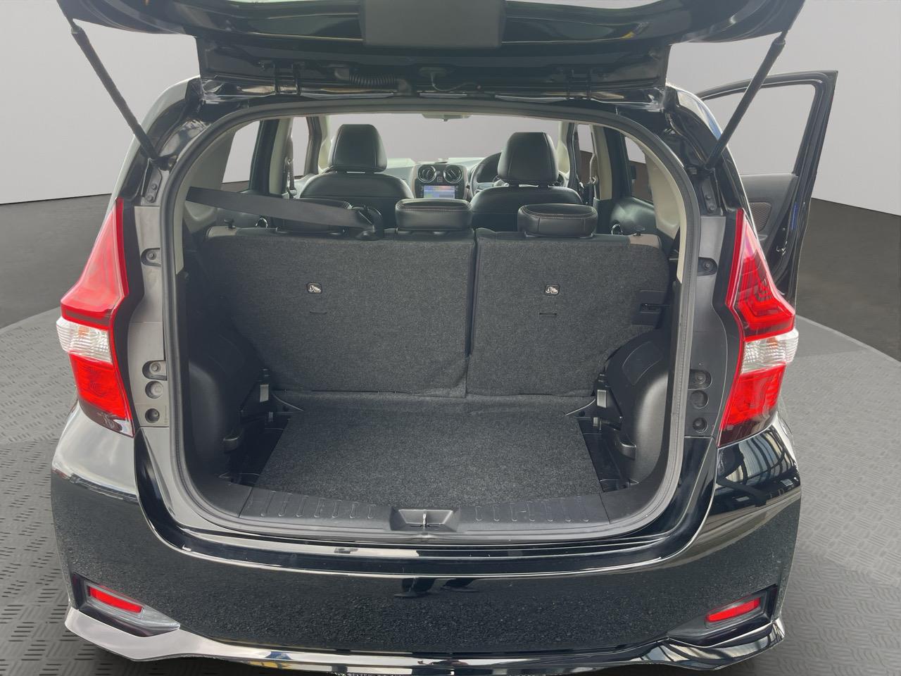 2017 Nissan Note E-Power Hatchback ALLOY WHEELS + REVERSING CAMERA + AUTO LIGHTS