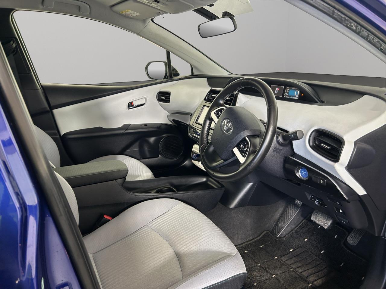 2016 Toyota Prius Hybrid New Shape Hatchback PUSH START + AUTO LIGHTS + REVESING CAMEIA