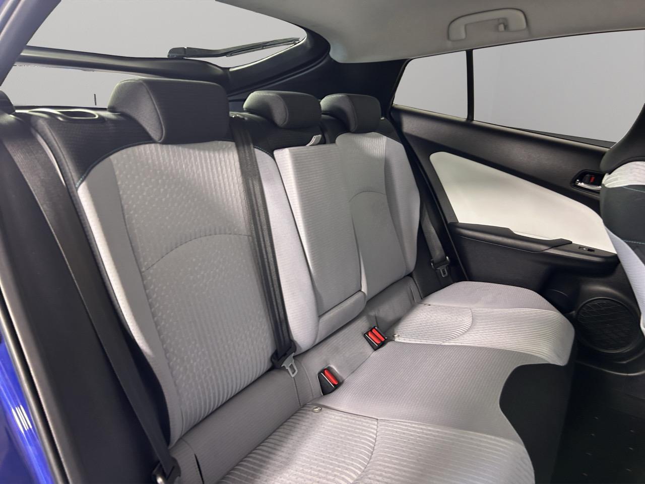 2016 Toyota Prius Hybrid New Shape Hatchback PUSH START + AUTO LIGHTS + REVESING CAMEIA