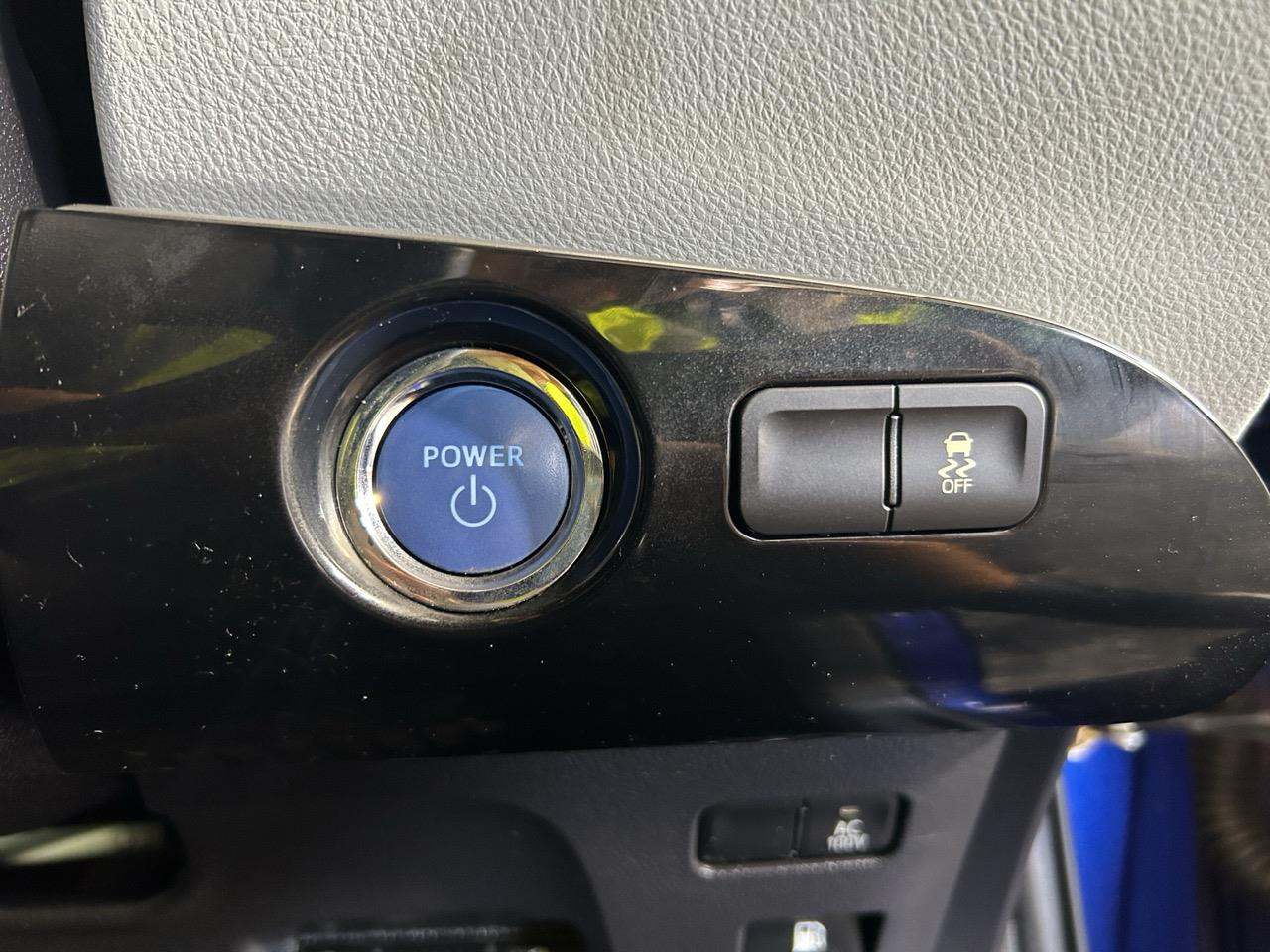 2016 Toyota Prius Hybrid New Shape Hatchback PUSH START + AUTO LIGHTS + REVESING CAMEIA