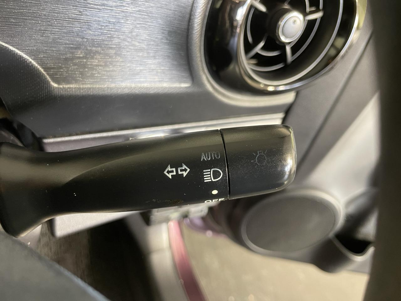 2015 Toyota Aqua Facelift Model S Hatchback REVERSING CAMERA + AUTO LIGHTS + PUSH BUTTON START