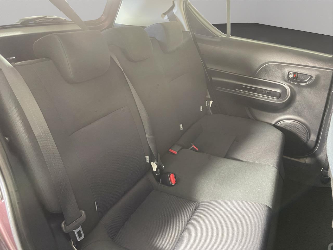 2015 Toyota Aqua Facelift Model S Hatchback REVERSING CAMERA + AUTO LIGHTS + PUSH BUTTON START