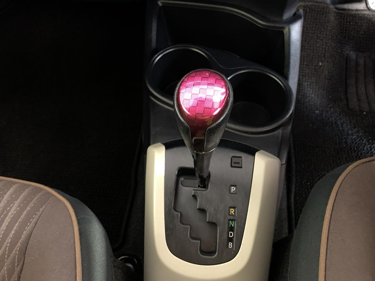 2013 Toyota Aqua G Hatchback HEATED SEATS + REVERSING CAMERA + AUTO LIGHTS