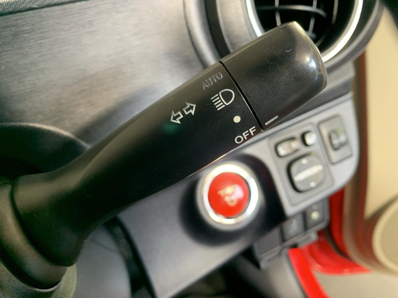 2013 Toyota Aqua G Hatchback HEATED SEATS + REVERSING CAMERA + AUTO LIGHTS