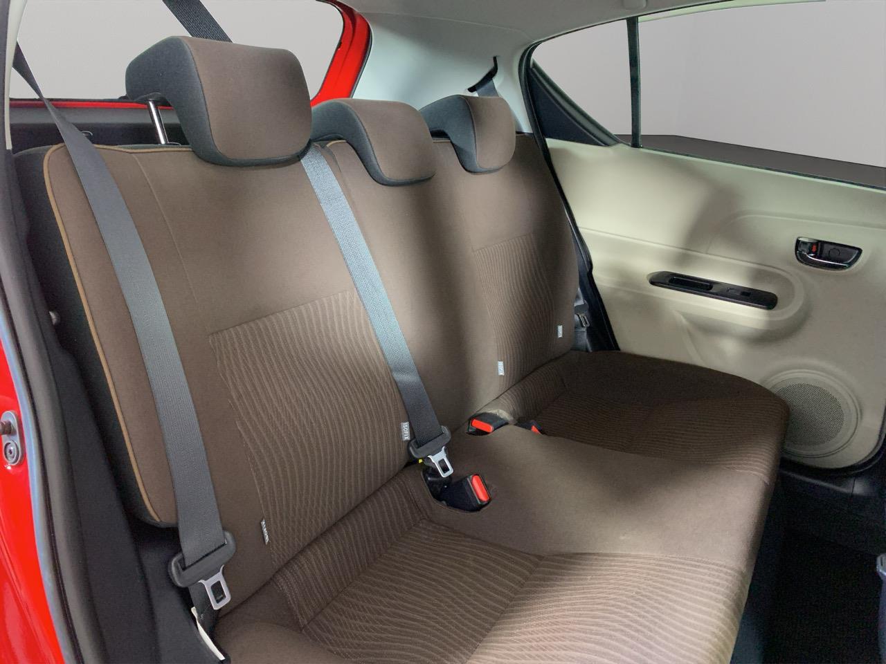 2013 Toyota Aqua G Hatchback HEATED SEATS + REVERSING CAMERA + AUTO LIGHTS