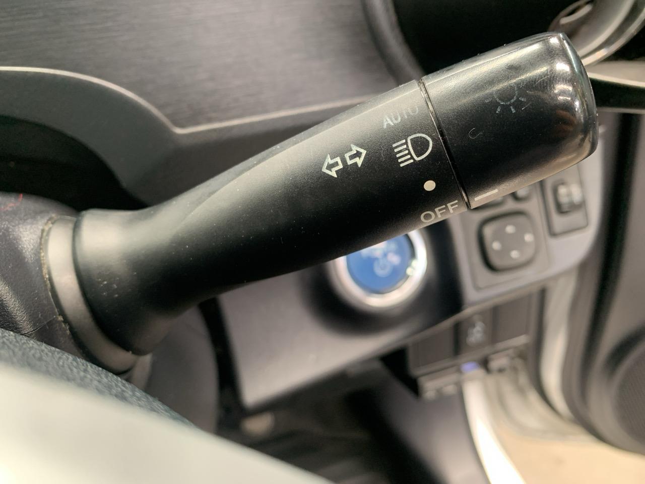 2015 Toyota Aqua Facelift Model S Hatchback REVERSING CAMERA + PUSH BUTTON START + AUTO LIGHTS