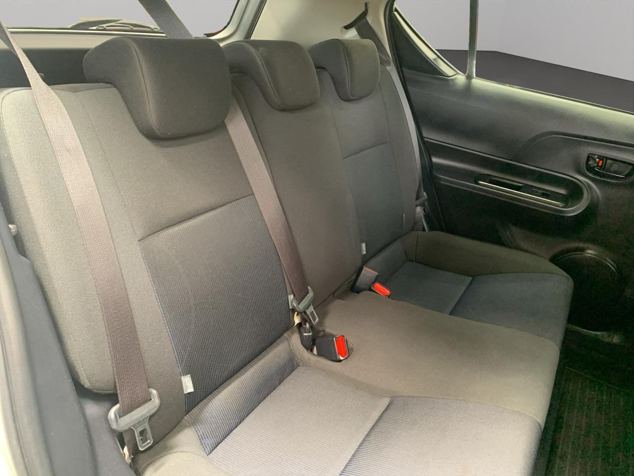 2015 Toyota Aqua Facelift Model S Hatchback REVERSING CAMERA + PUSH BUTTON START + AUTO LIGHTS