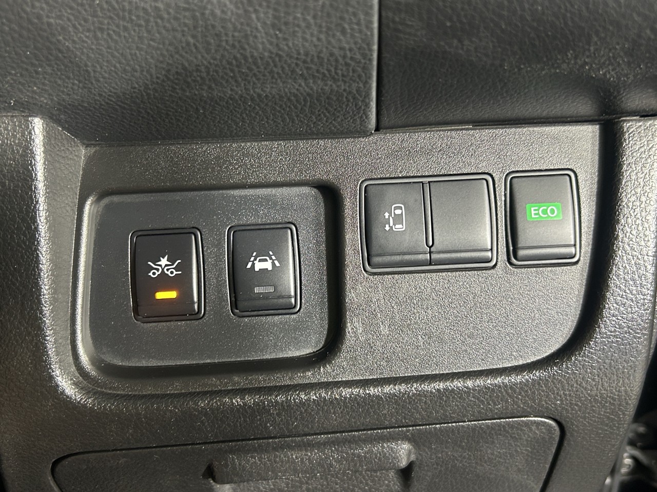 2014 Nissan Serena Hybrid Highway Star People Mover 360 DEGREE CAMERA + CRUISE CONTROL + POWER SLIDNG DOOR