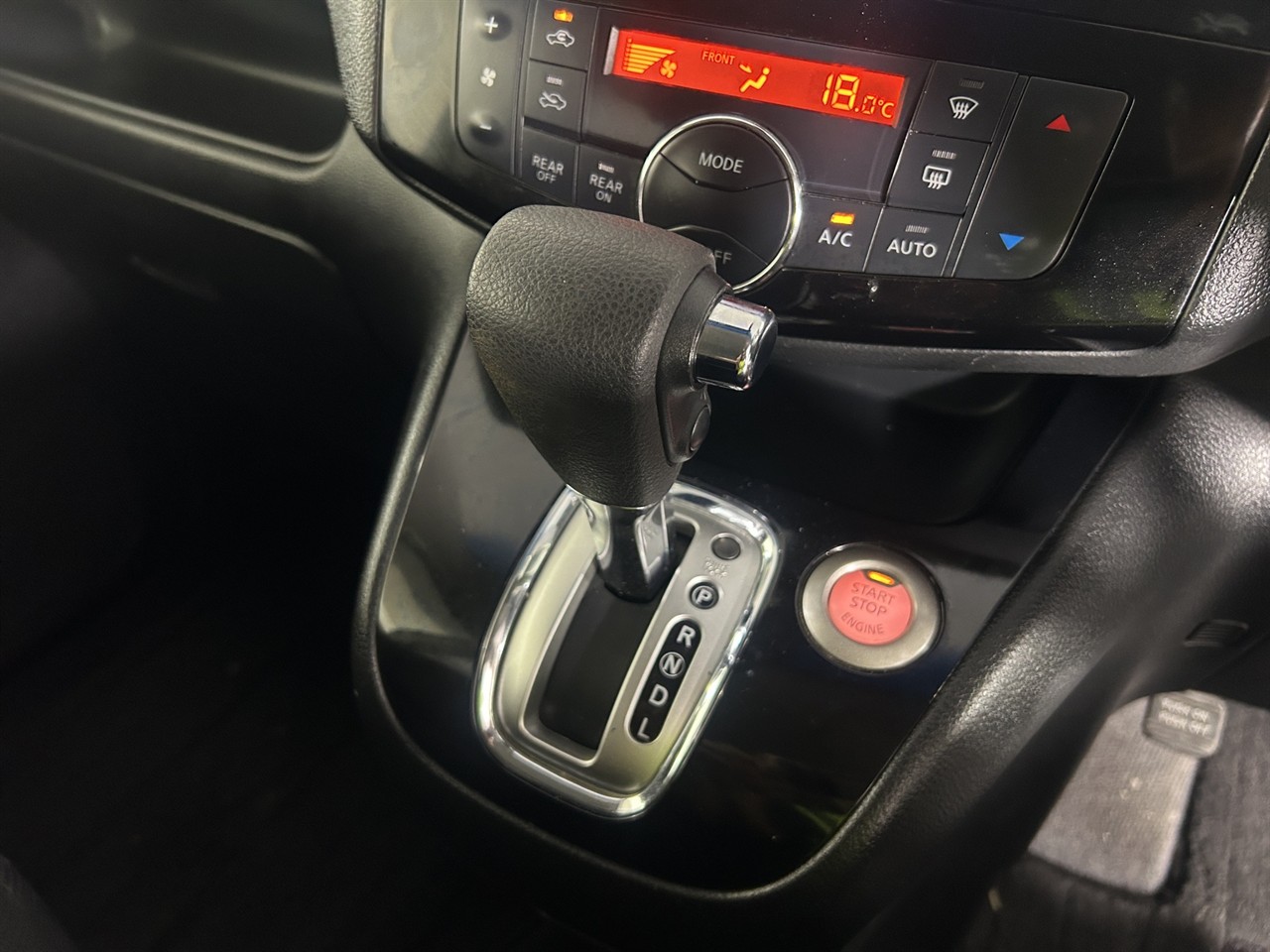 2014 Nissan Serena Hybrid Highway Star People Mover 360 DEGREE CAMERA + CRUISE CONTROL + POWER SLIDNG DOOR