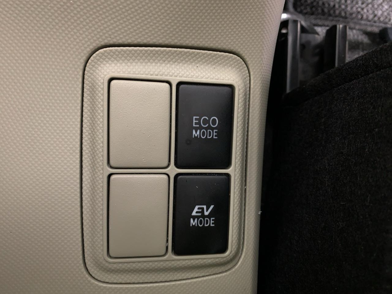 2012 Toyota Aqua G Hatchback PUSH BUTTON START + AUTO LIGHTS