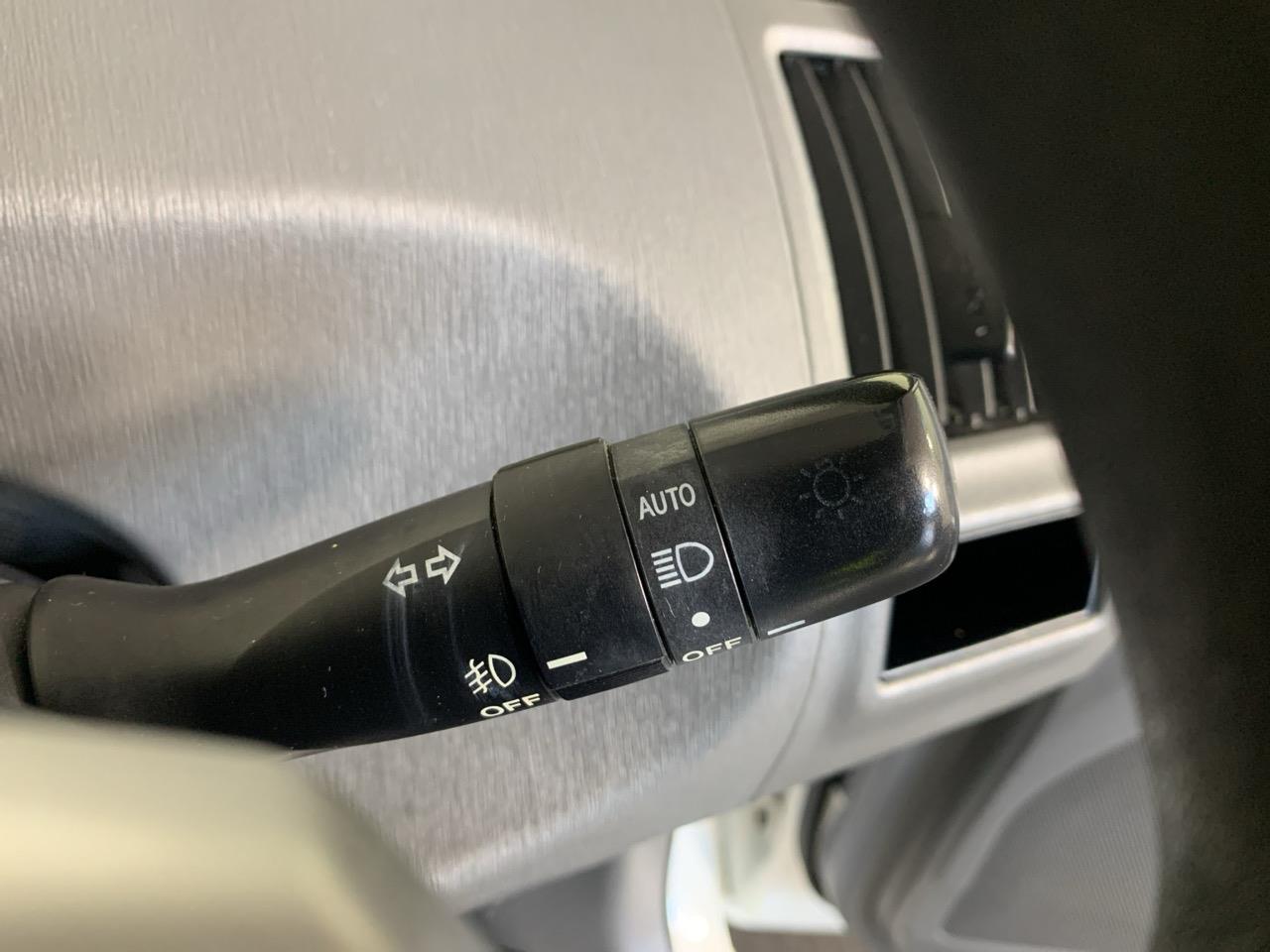 2013 Toyota Prius Alpha S Station Wagon REVESING CAMERA + PUSH SRART + AUTO LIGHTS