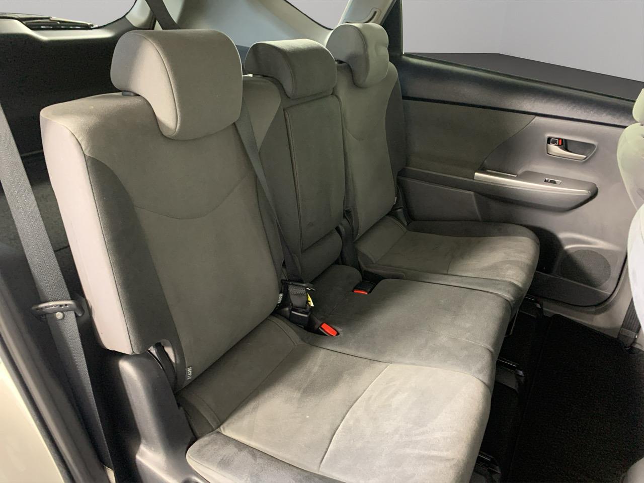 2013 Toyota Prius Alpha S Station Wagon REVESING CAMERA + PUSH SRART + AUTO LIGHTS