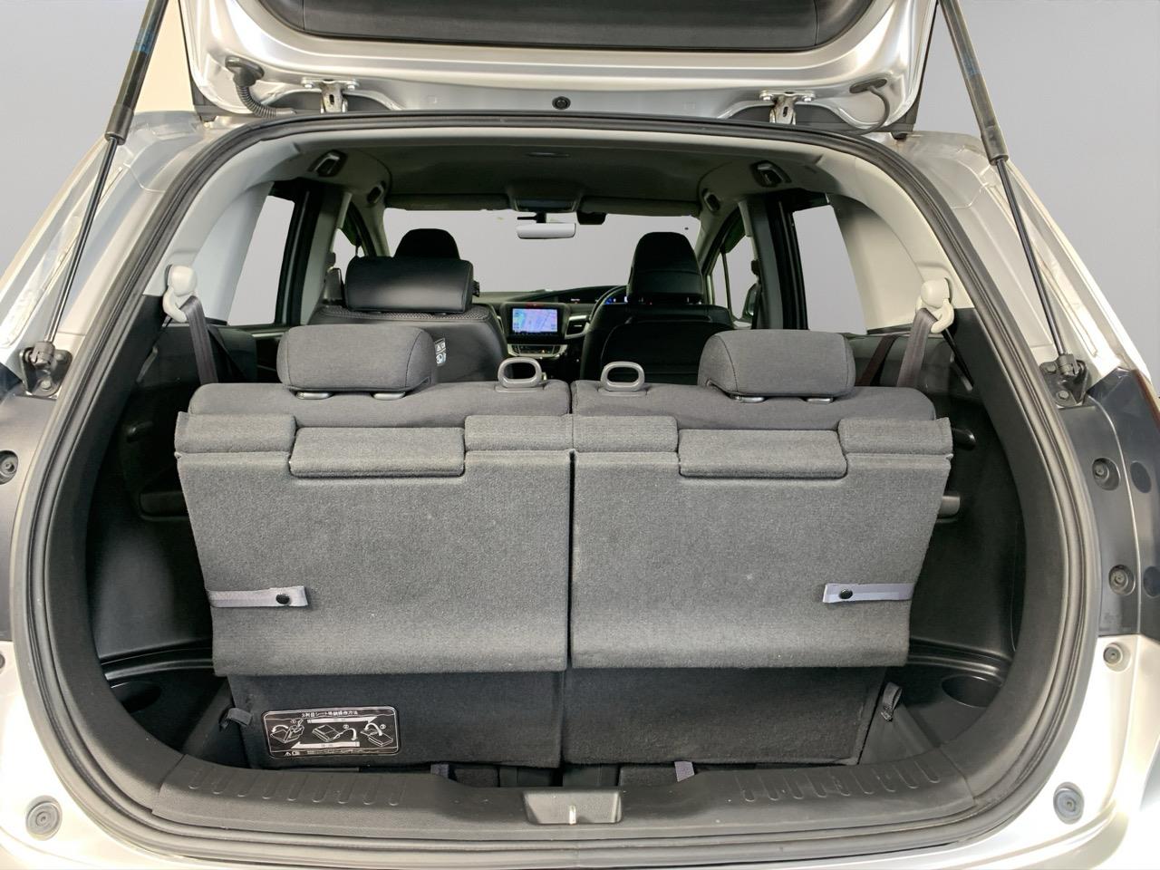 2017 Honda JADE HYBRID X People Mover CRUISE CONTROL + REVERSING CAMERA + AUTO LIGHTS