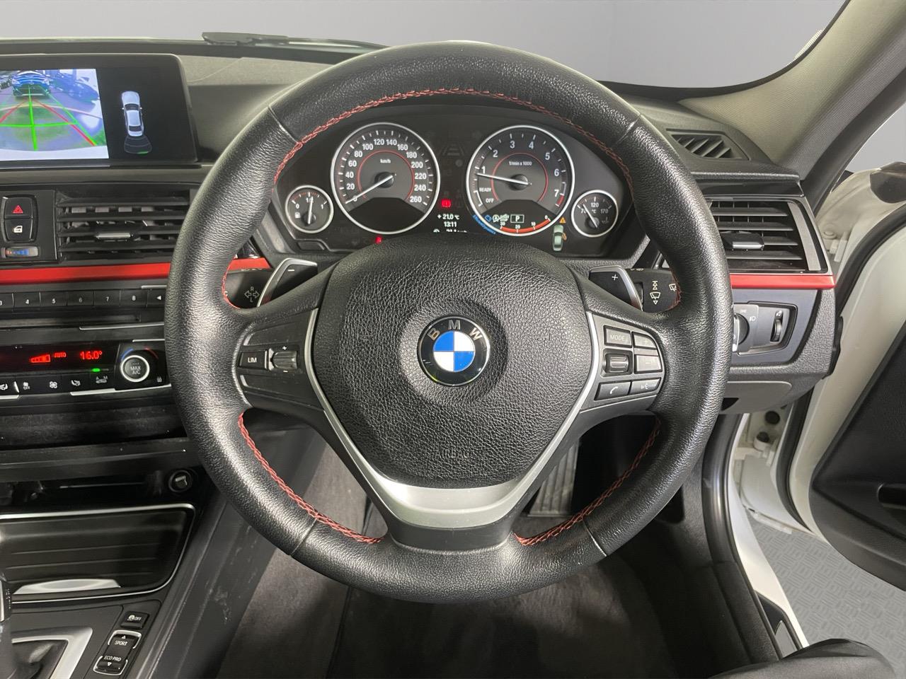 2013 BMW 320i Sport RV/SUV LOW KMS + REVERSING CAMERA + PARKING SENSORS