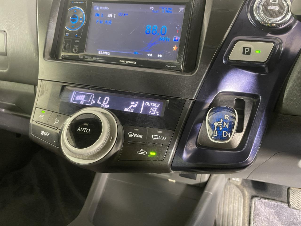 2013 Toyota Prius Alpha S Touring Selection Station Wagon AUTO LIGHTS + PUSH START + GREAT SPACE