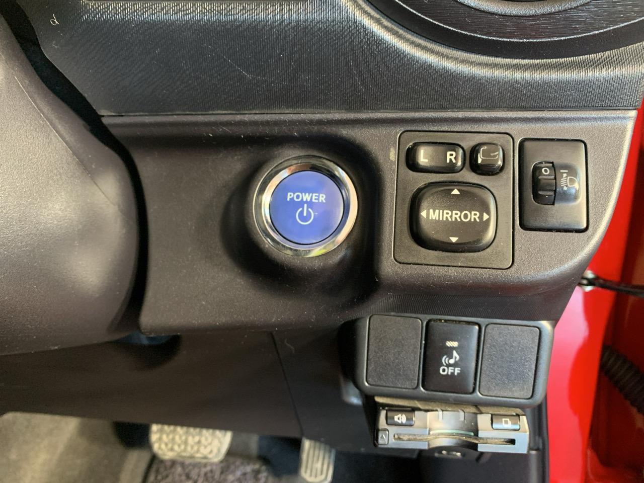 2012 Toyota Aqua S Hatchback PUSH BUTTON START + AUTO LIGHTS + REVERSING CAMERA