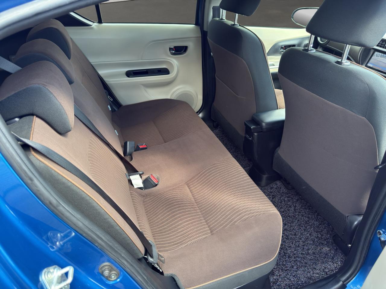 2012 Toyota Aqua  Hatchback HEATED SEATS + AUTO LIGHTS + REVERSING CAMERA