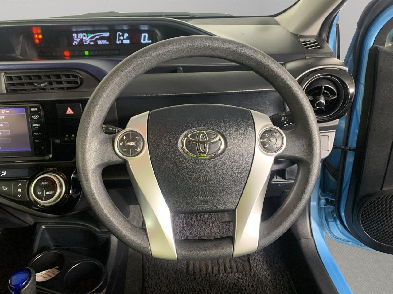 2015 Toyota Aqua G Hatchback REVESING CAMERA + GREAT FUEL EFFICIENCY