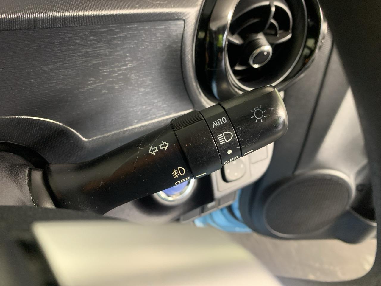 2015 Toyota Aqua G Hatchback REVESING CAMERA + GREAT FUEL EFFICIENCY