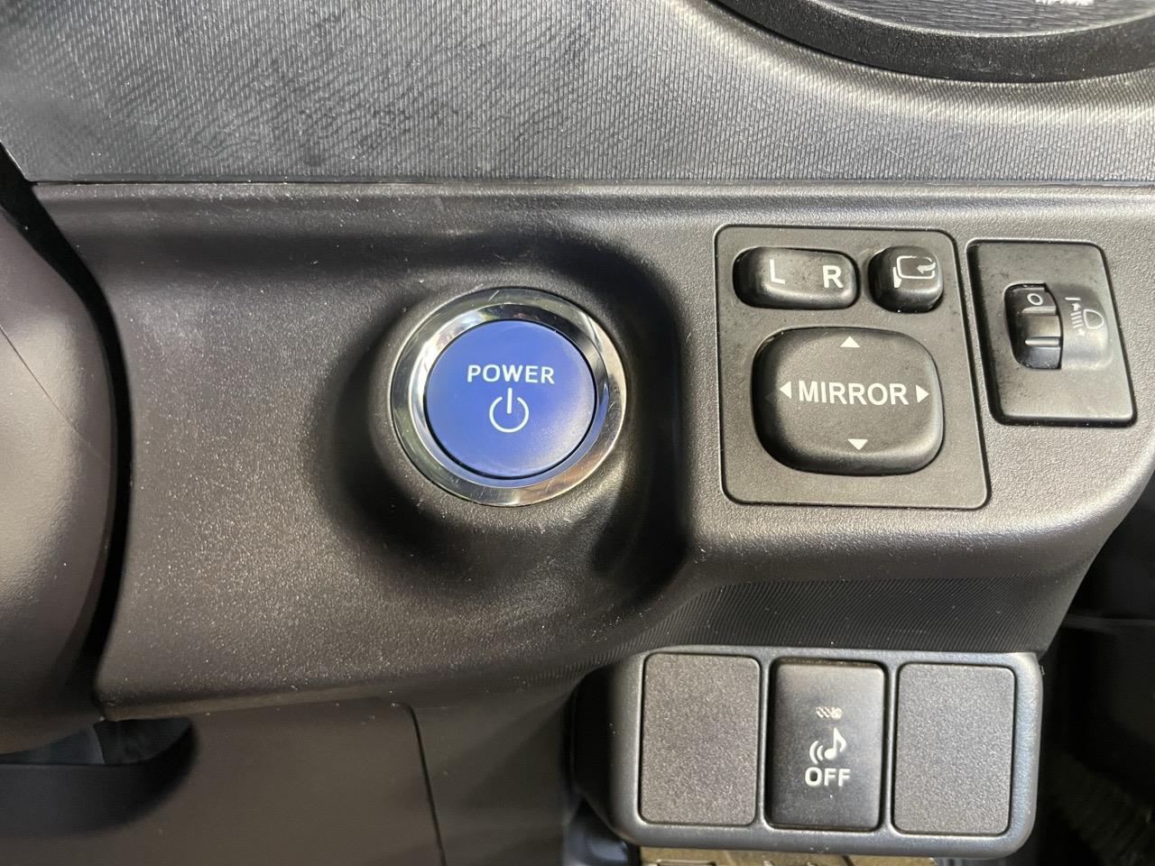 2013 Toyota Aqua G Hatchback AUTO LIGHTS + PUSH START