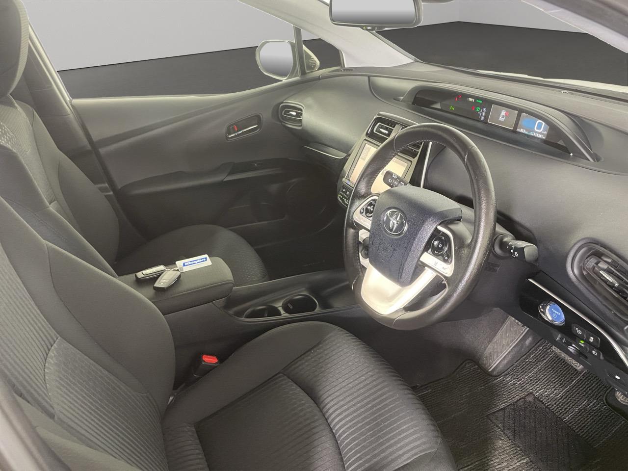 2017 Toyota Prius New Shape S Hatchback CRUISE CONTROL + REVERSING CAMERA + PARKING SENSOR