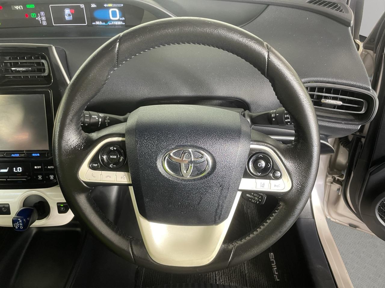 2017 Toyota Prius New Shape S Hatchback CRUISE CONTROL + REVERSING CAMERA + PARKING SENSOR