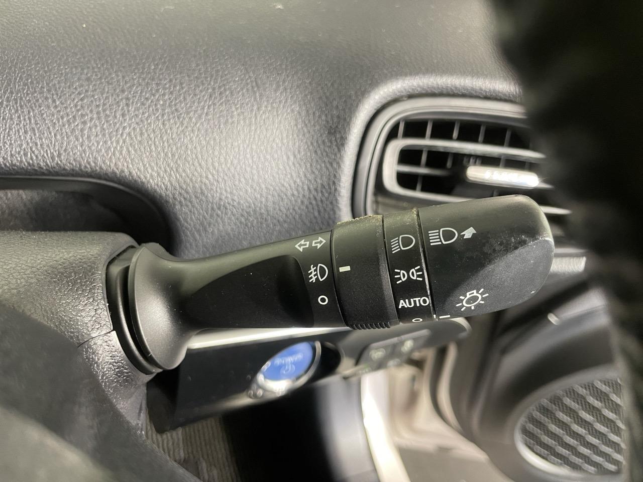 2017 Toyota Prius New Shape S Hatchback CRUISE CONTROL + REVERSING CAMERA + PARKING SENSOR