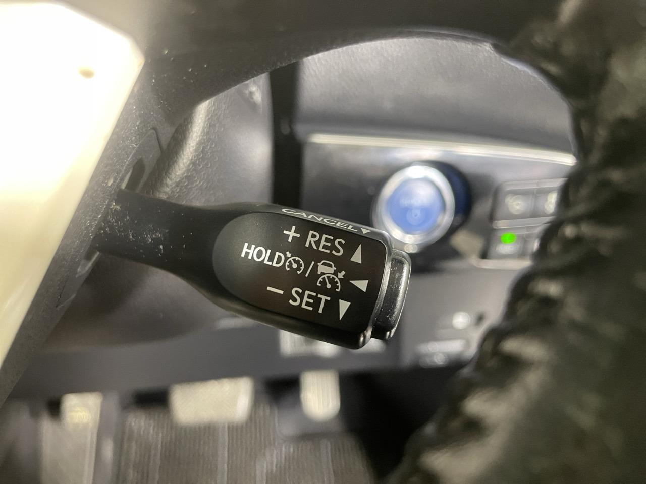 2017 Toyota Prius New Shape S Hatchback CRUISE CONTROL + REVERSING CAMERA + PARKING SENSOR