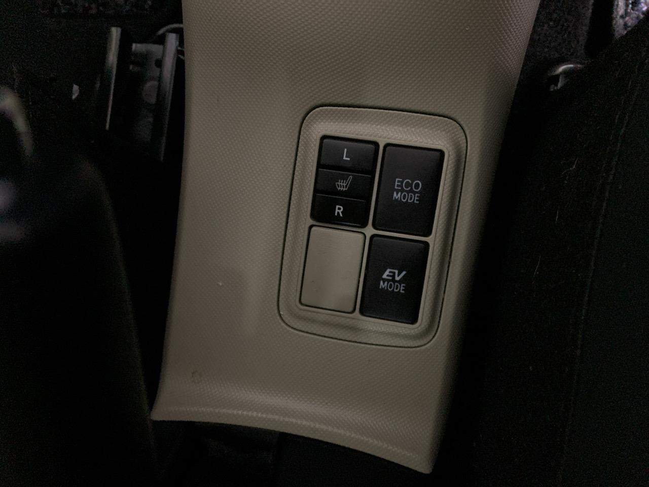 2013 Toyota Aqua S Hatchback HEATED SEATS + PUSH BUTTON START + AUTO LIGHTS