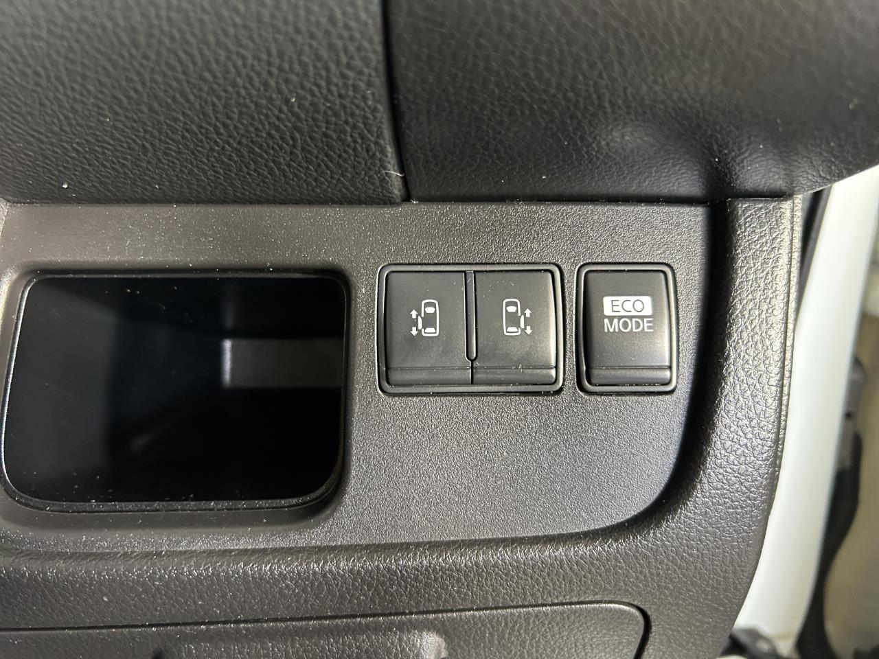 2013 Nissan Serena Hybrid Highway Star People Mover CRUISE CONTROL + POWER SLIDING DOORS + AUTO LIGHTS