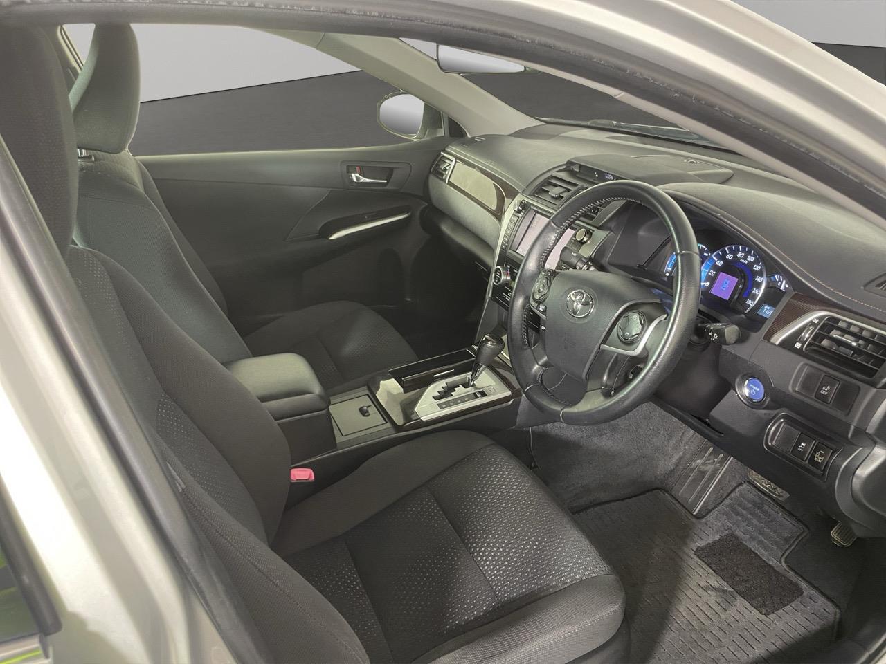 2013 Toyota Camry Hybrid G Package Sedan REVERSING CAMERA + AUTO LIGHTS + CRUISE CONTROL