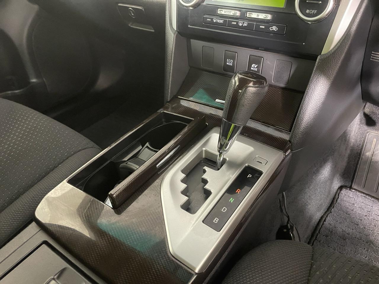 2013 Toyota Camry Hybrid G Package Sedan REVERSING CAMERA + AUTO LIGHTS + CRUISE CONTROL