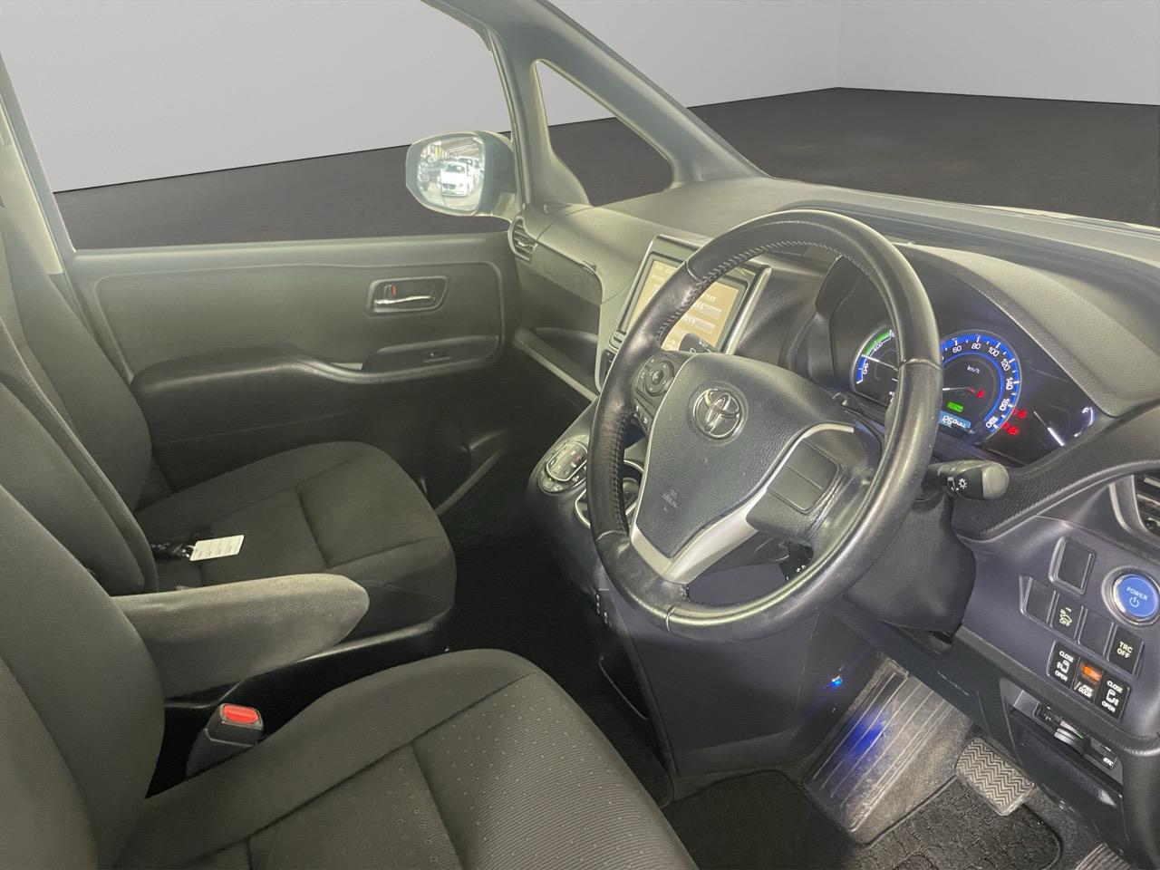 2014 Toyota Noah Hybrid G People Mover ELECTRIC SLIDING DOORS + REVERSING CAMERA