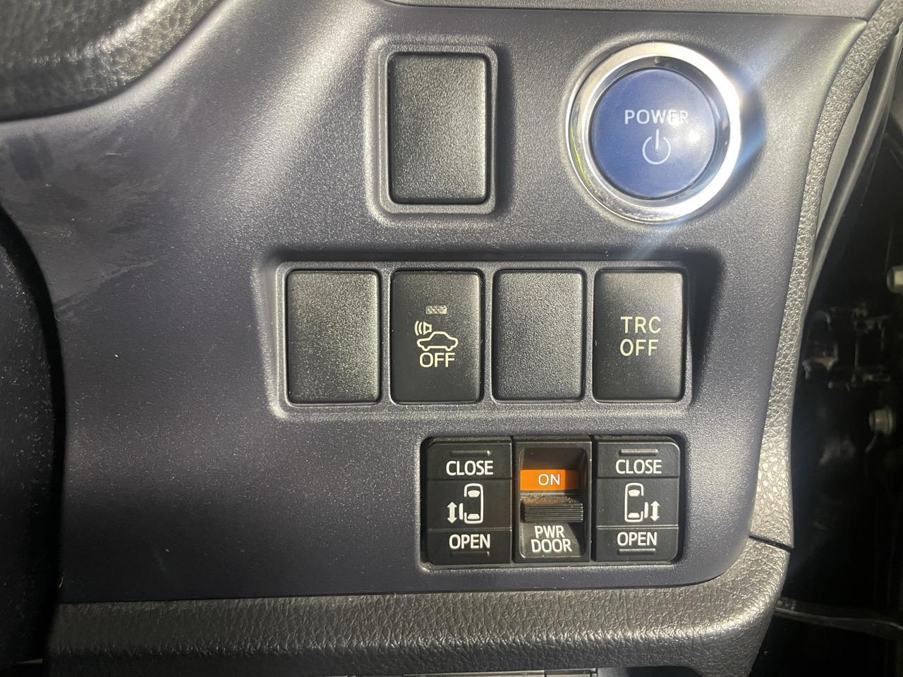 2014 Toyota Noah Hybrid G People Mover ELECTRIC SLIDING DOORS + REVERSING CAMERA