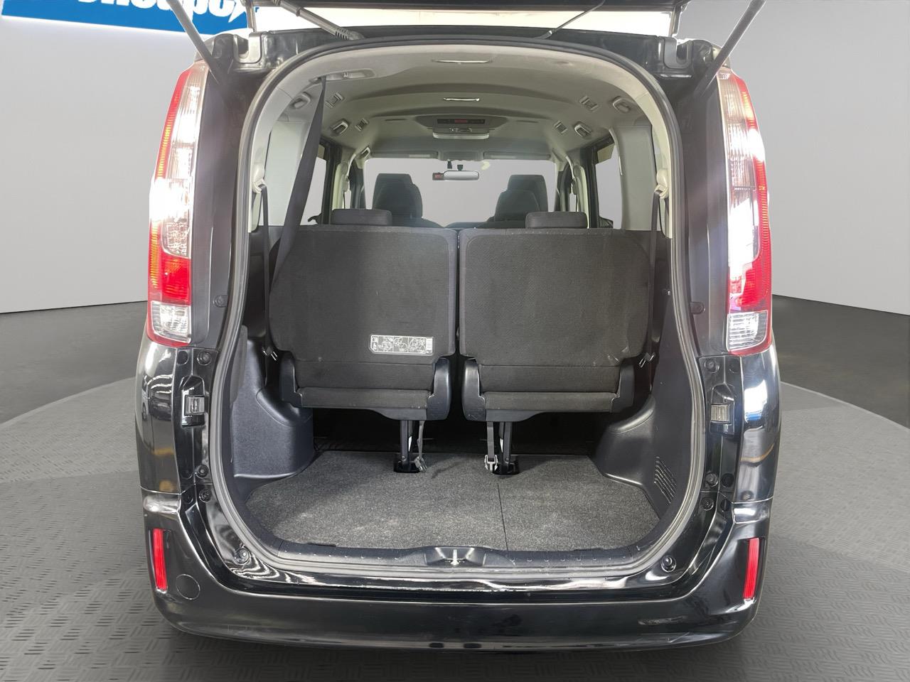 2014 Toyota Noah Hybrid G People Mover ELECTRIC SLIDING DOORS + REVERSING CAMERA