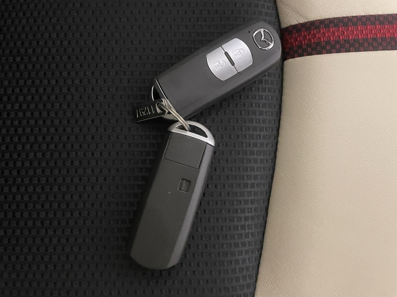 2015 Mazda Demio 2 New Shape Skyactive Hatchback LOW KMS + REVERSING CAMERA + PADDLE SHIFT