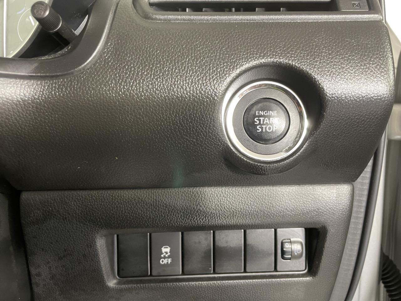 2018 Suzuki Swift XG Hatchback LOW KM + PUSH START + HEATED SEAT