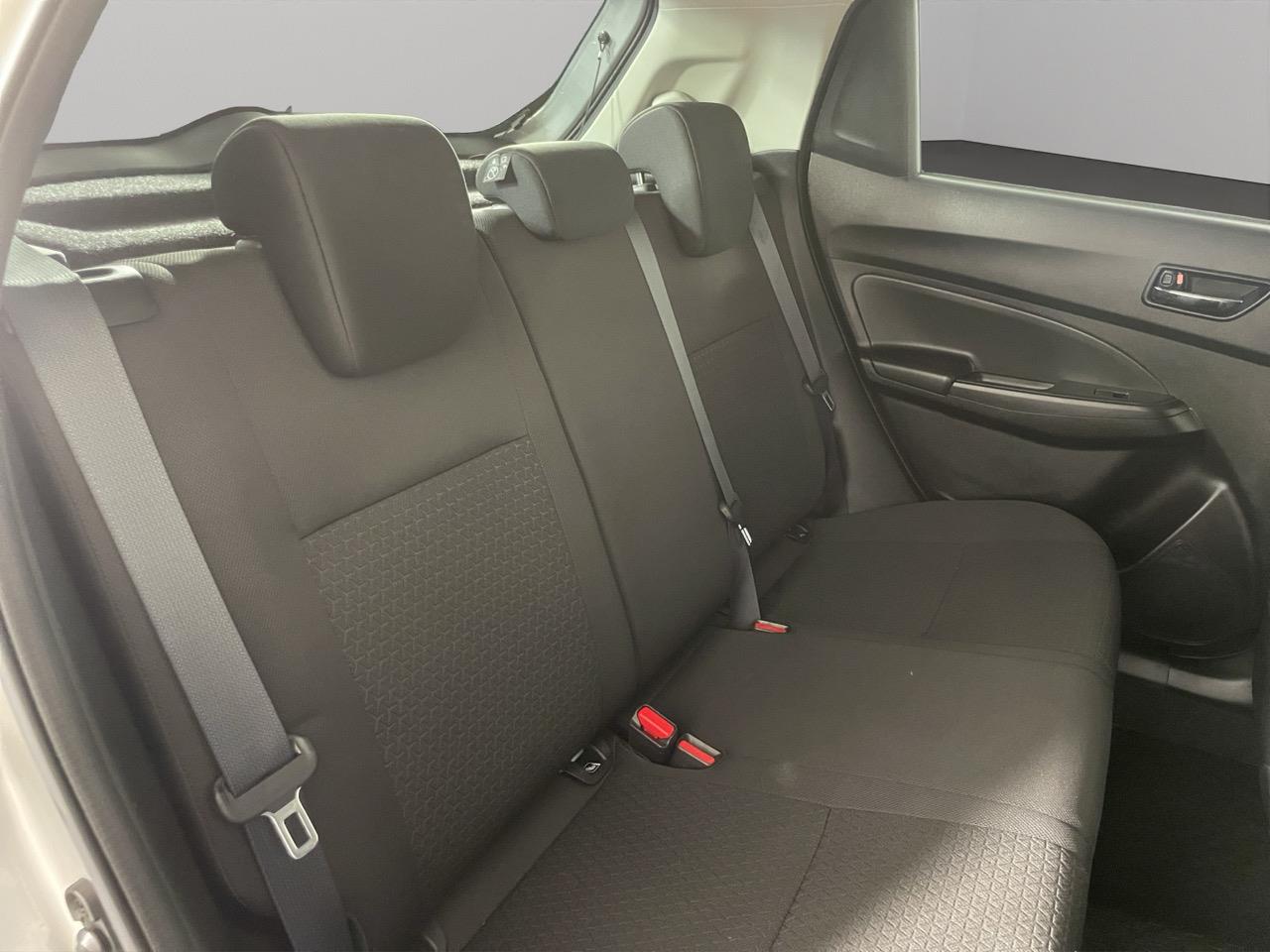 2018 Suzuki Swift XG Hatchback LOW KM + PUSH START + HEATED SEAT