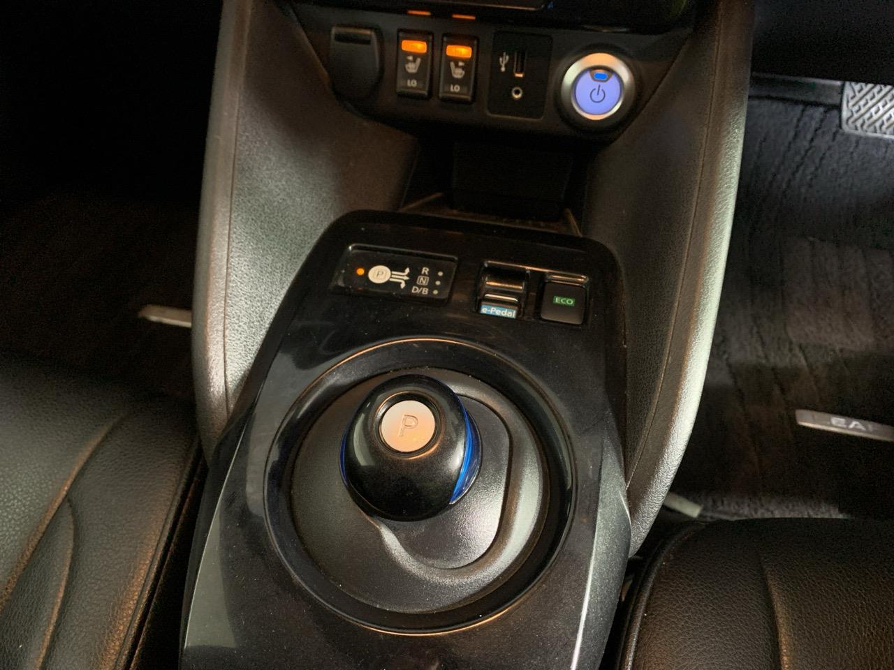 2018 Nissan Leaf X Hatchback LOW KMS + CRUISE CONTROL + HEATED SEATS