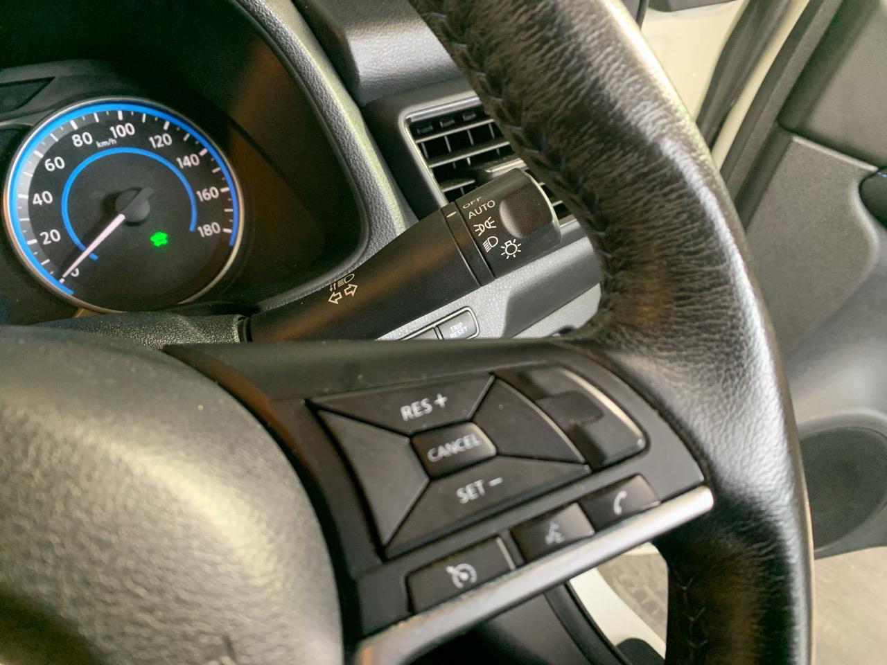 2018 Nissan Leaf X Hatchback LOW KMS + CRUISE CONTROL + HEATED SEATS