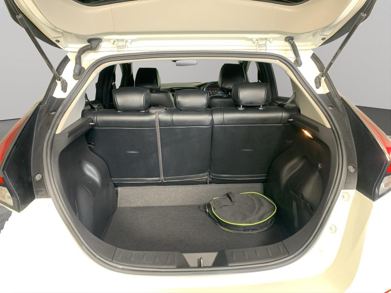 2018 Nissan Leaf X Hatchback LOW KMS + CRUISE CONTROL + HEATED SEATS