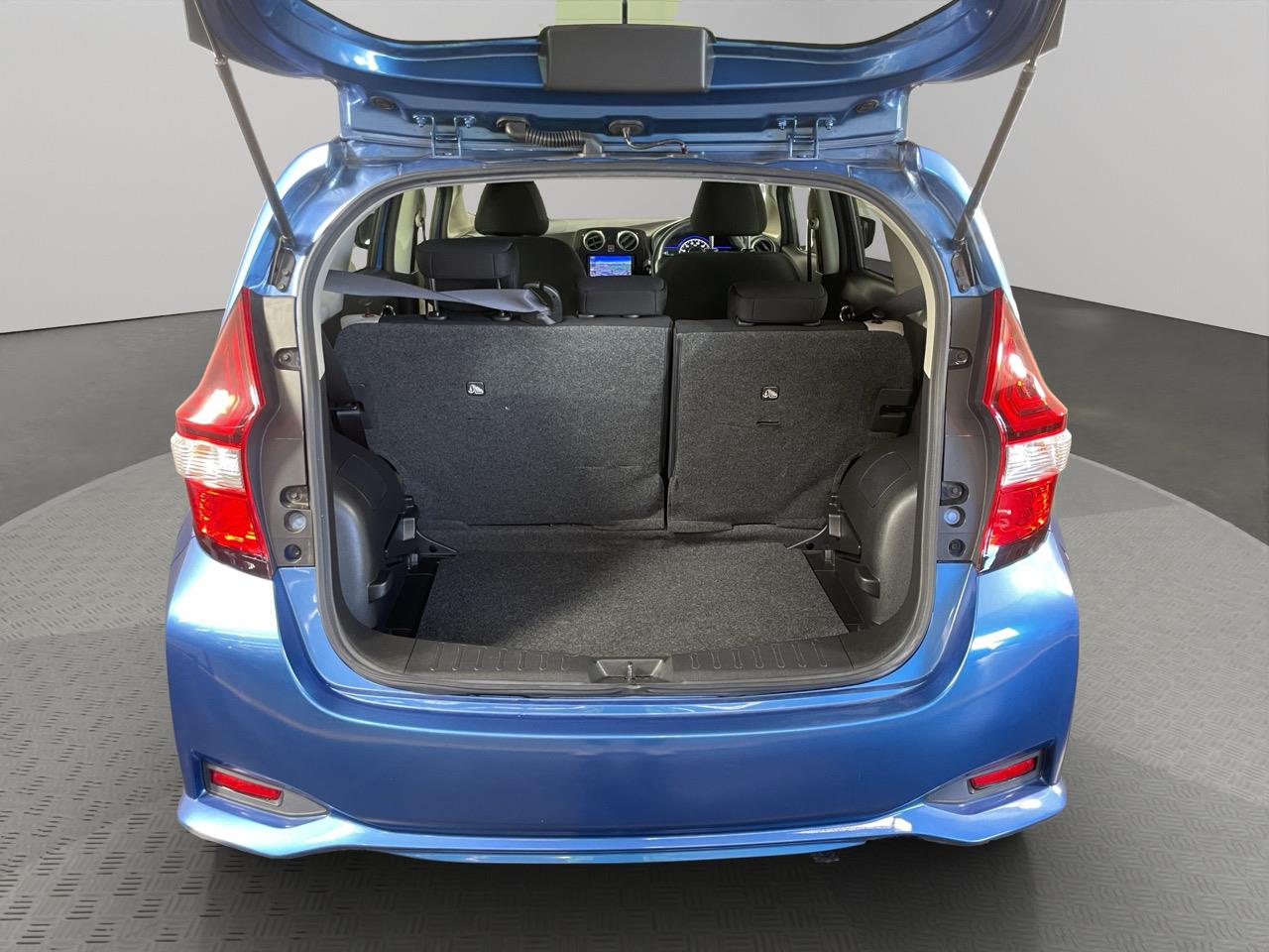 2017 Nissan Note e-power Hatchback LOW KM + AUTO LIGHTS + PUSH START