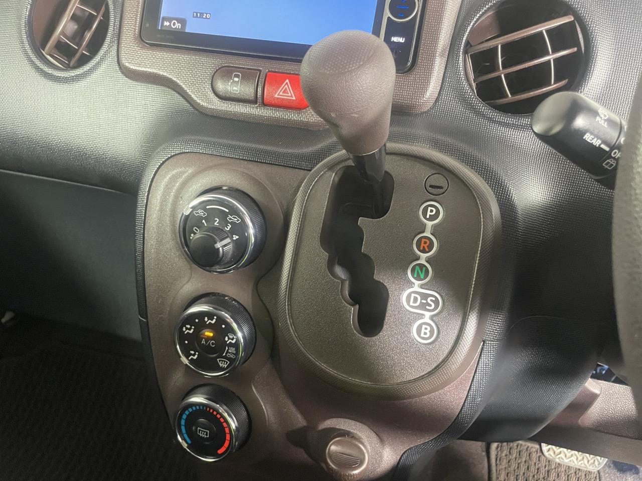 2013 Toyota SPADE 1.5 Y Hatchback ELECTRIC SLIDING DOOR + PUSH BUTTON START