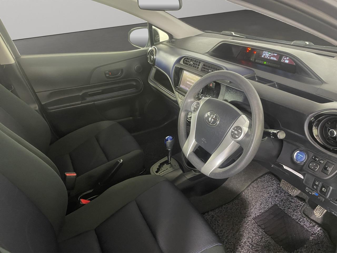 2016 Toyota Aqua Facelift Model S Hatchback REVERSING CAMERA + AUTO LIGHTS + PUSH BUTTON START