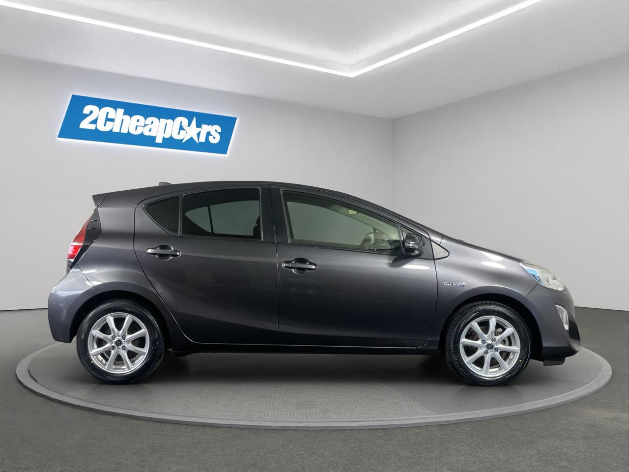 2016 Toyota Aqua Facelift Model S Hatchback REVERSING CAMERA + AUTO LIGHTS + PUSH BUTTON START