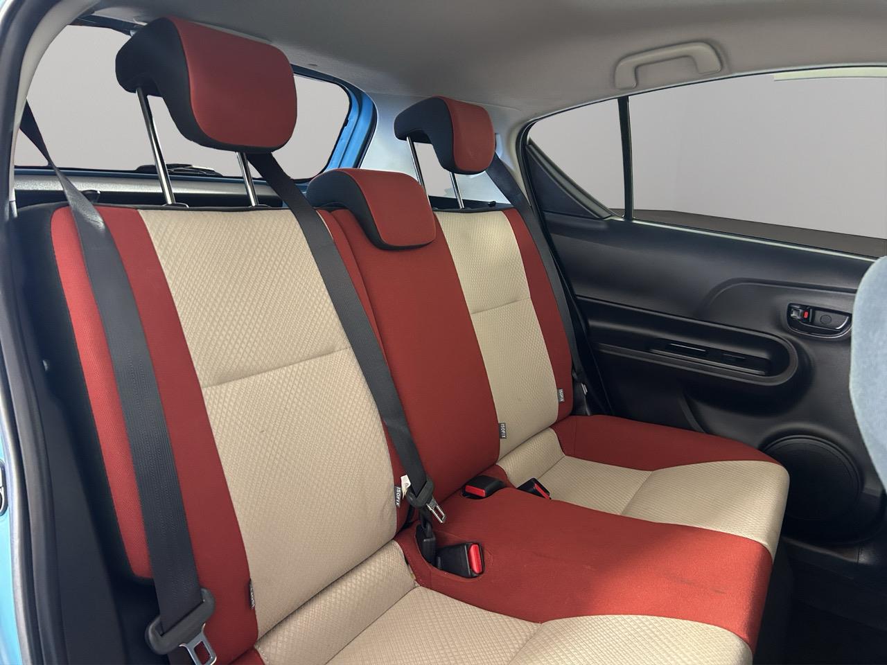 2017 Toyota Aqua Facelift Model S Hatchback REVERSING CAMERA + AUTO LIGHTS + PUSH BUTTON START