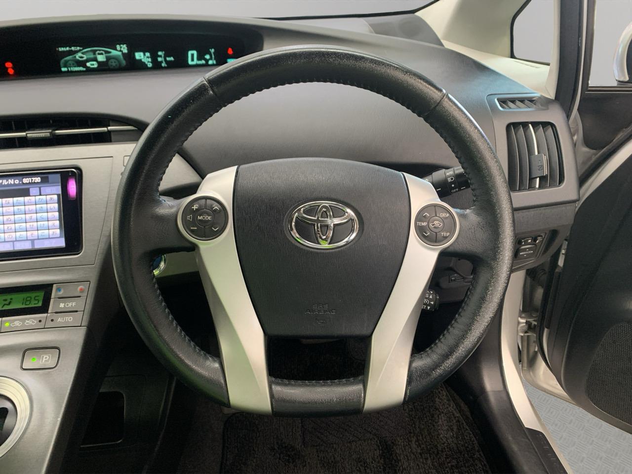 2013 Toyota Prius G Hatchback CRUISE CONTROL + PUSH SRART + AUTO LIGHTS