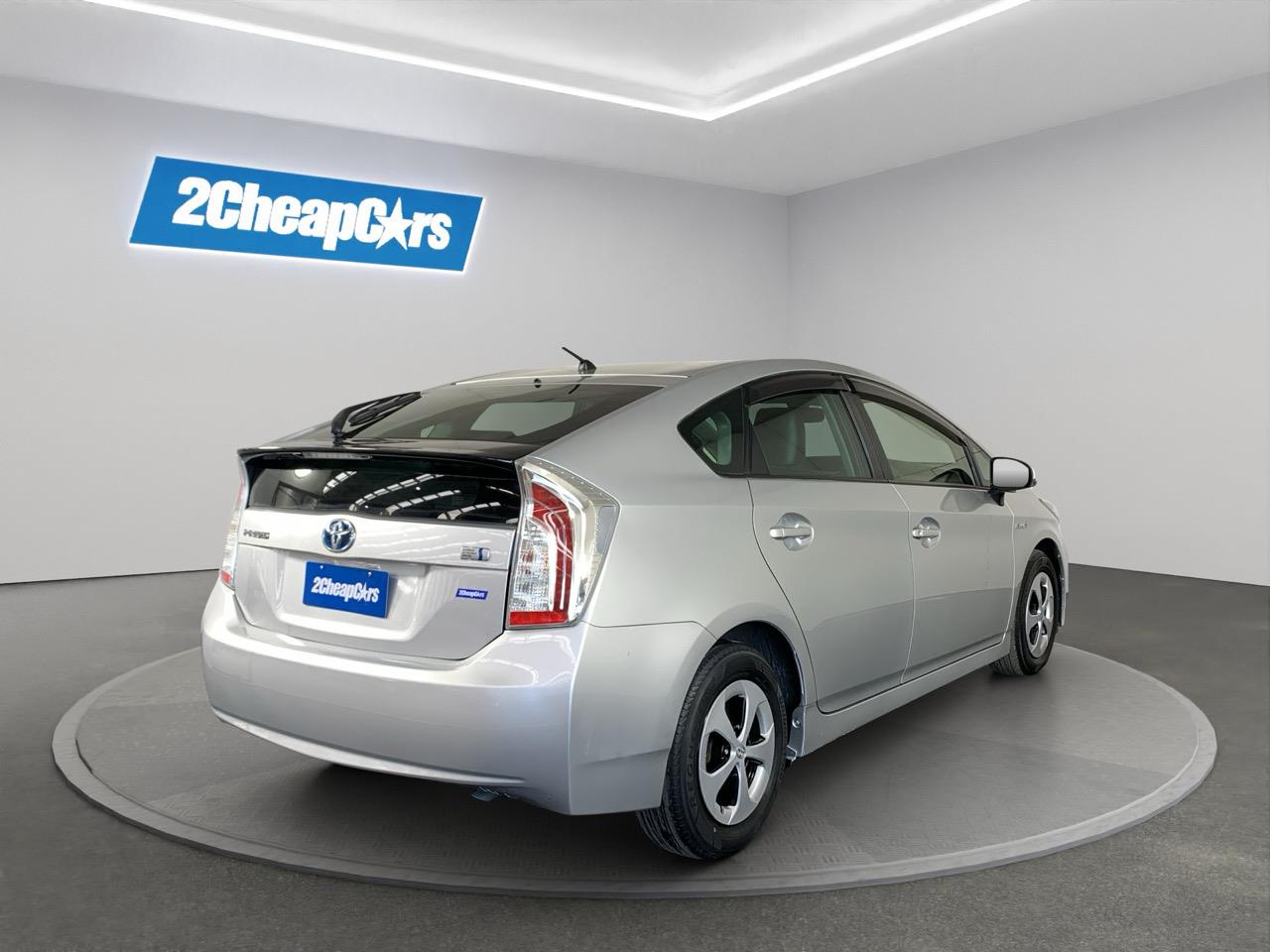 2013 Toyota Prius G Hatchback CRUISE CONTROL + PUSH SRART + AUTO LIGHTS