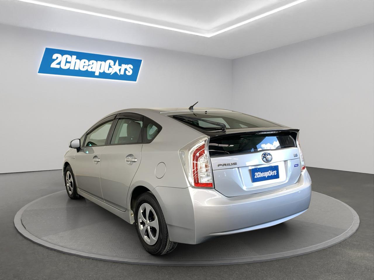 2013 Toyota Prius G Hatchback CRUISE CONTROL + PUSH SRART + AUTO LIGHTS