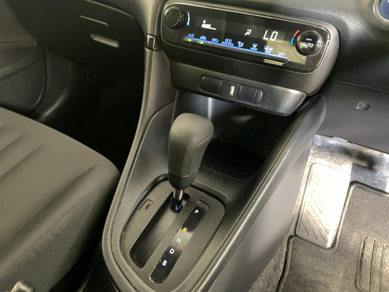 2020 Toyota Yaris Hybrid Late Shape Hatchback CRUISE CONTROL + AUTO LIGHTS + REVERSING CAMERA